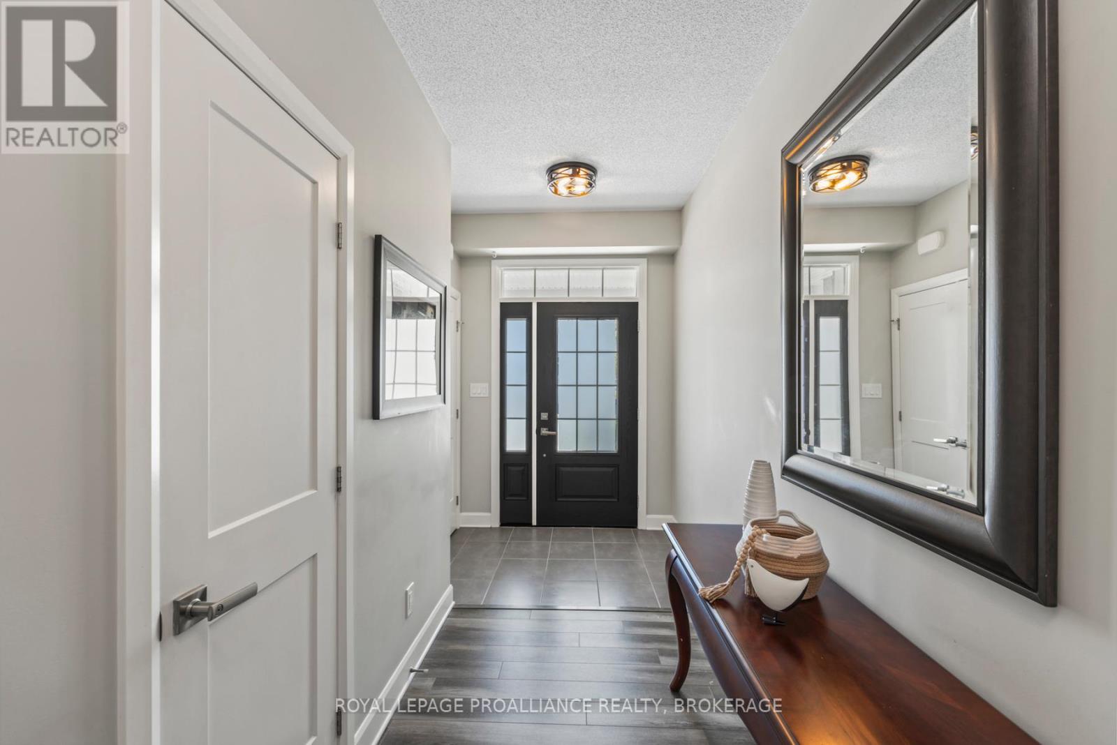 1550 Davenport Crescent, Kingston, Ontario  K7P 0M6 - Photo 3 - X12694458