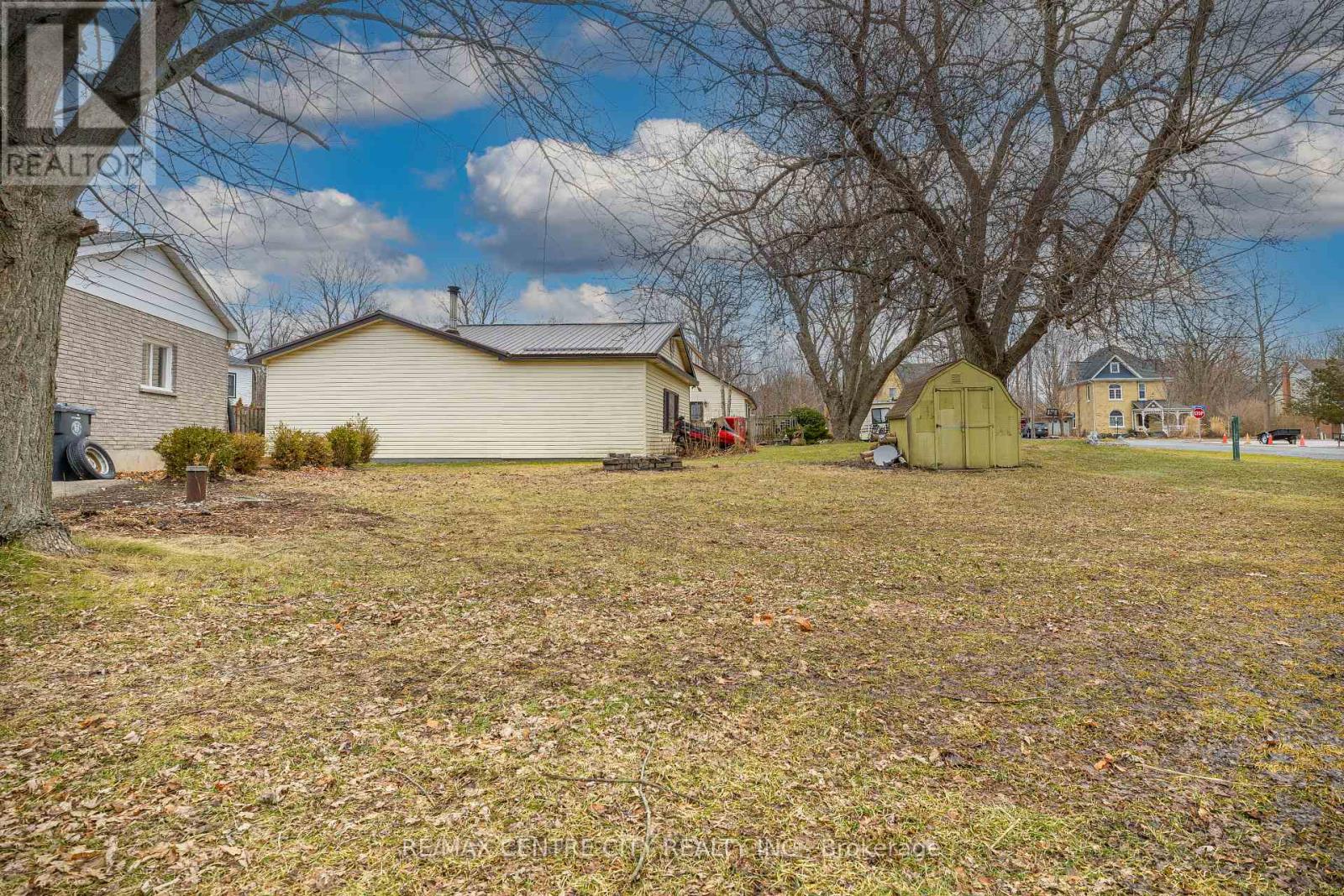 42606 Johnathon Street, Central Elgin, Ontario  N0L 2L0 - Photo 3 - X12694328