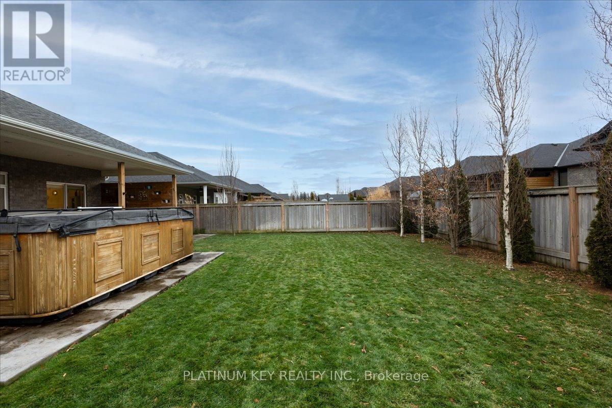 88 Collins Way, Strathroy-Caradoc, Ontario  N7G 0G2 - Photo 38 - X12694428