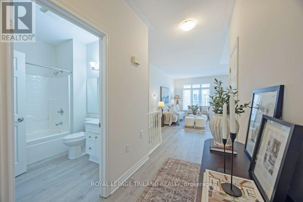 112 - 2025 Meadowgate Boulevard, London South, Ontario  N6M 1K9 - Photo 5 - X12694508