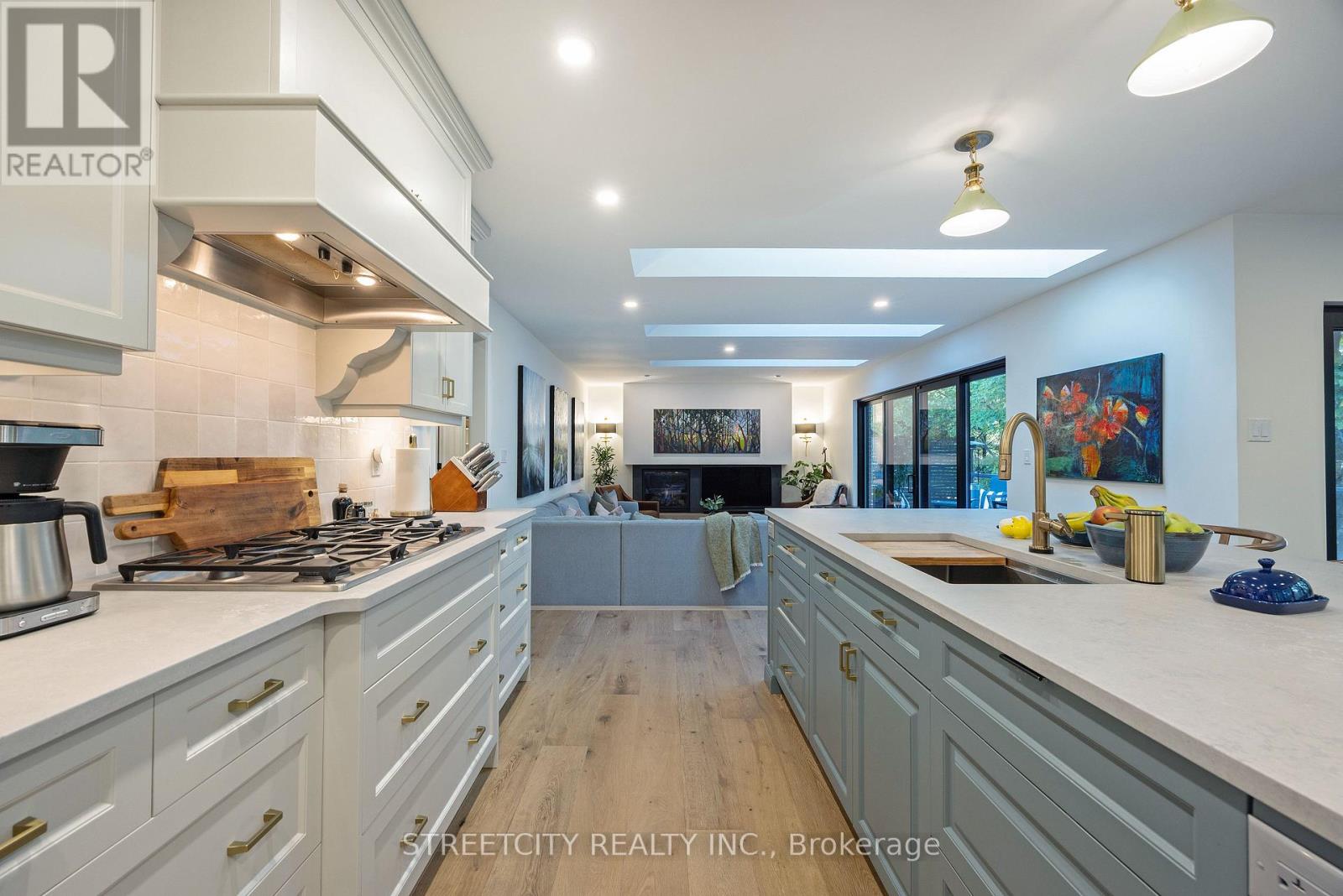 46 Foxborough Grove, London South, Ontario  N6K 4A8 - Photo 11 - X12694654