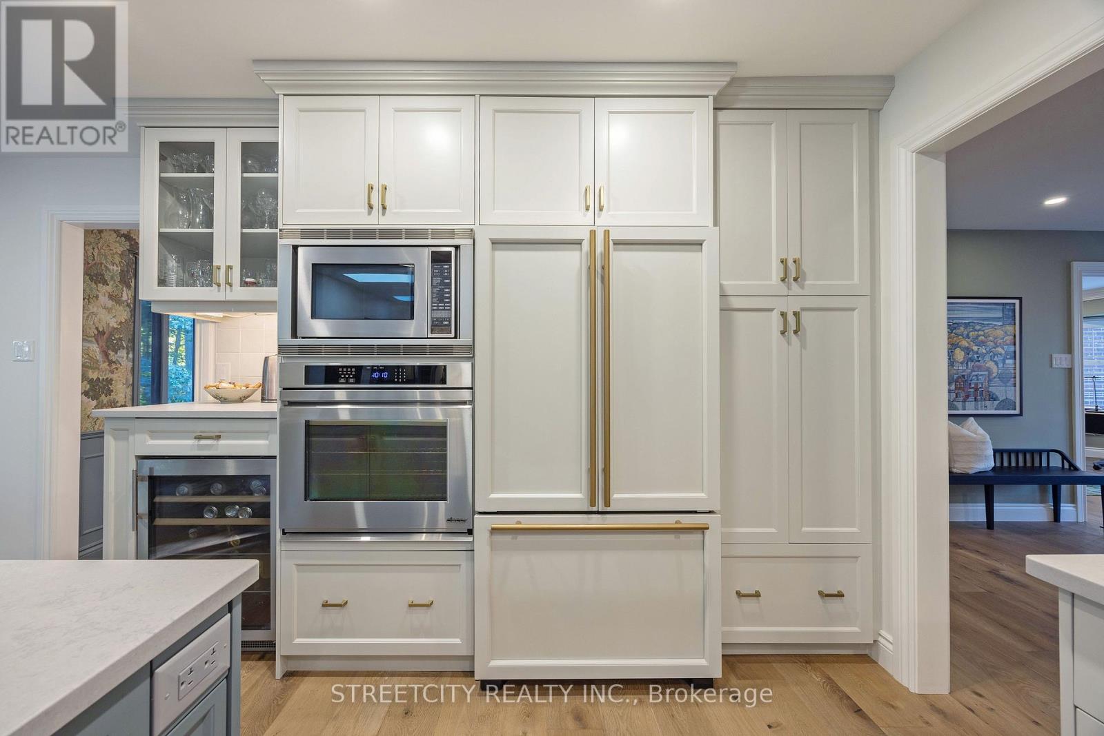 46 Foxborough Grove, London South, Ontario  N6K 4A8 - Photo 12 - X12694654