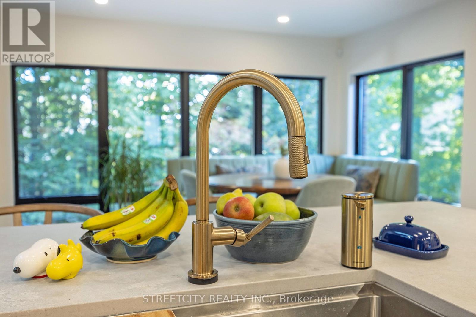 46 Foxborough Grove, London South, Ontario  N6K 4A8 - Photo 14 - X12694654