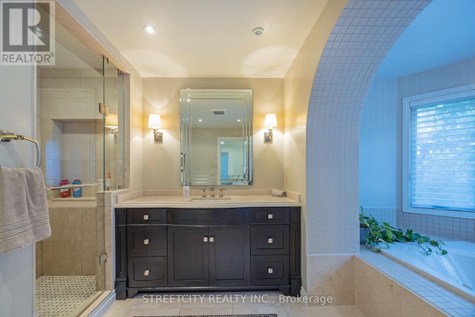 46 Foxborough Grove, London South, Ontario  N6K 4A8 - Photo 30 - X12694654