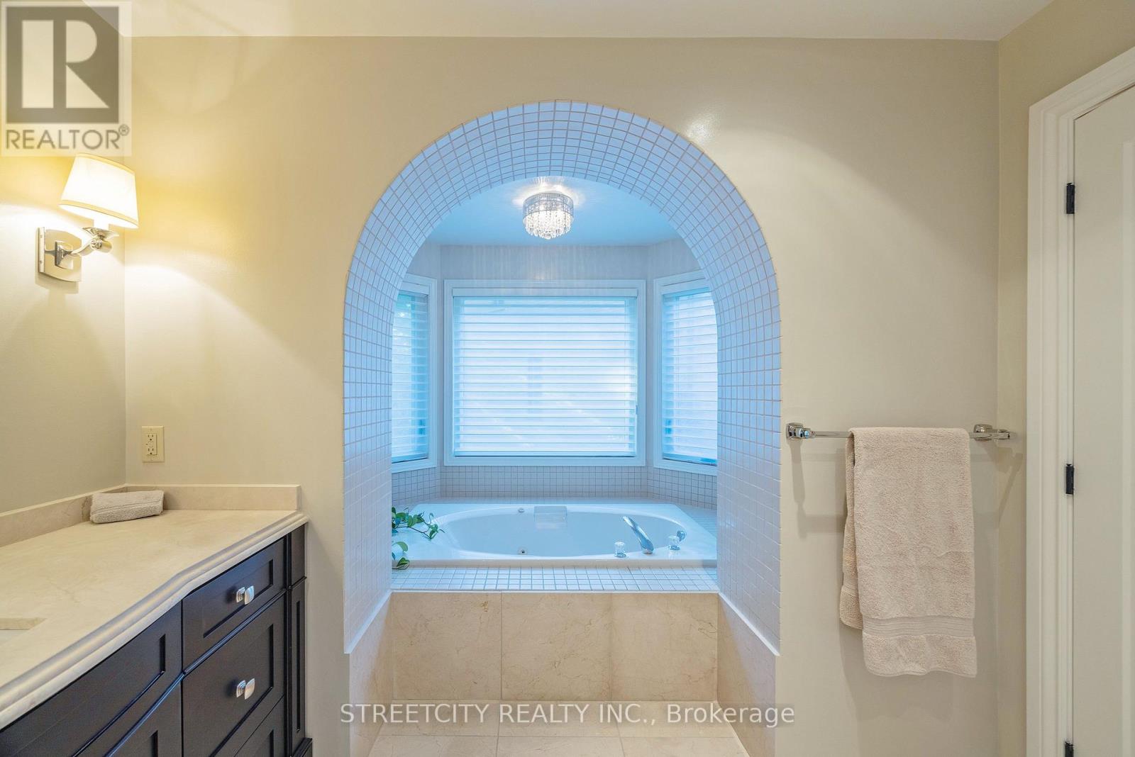 46 Foxborough Grove, London South, Ontario  N6K 4A8 - Photo 31 - X12694654