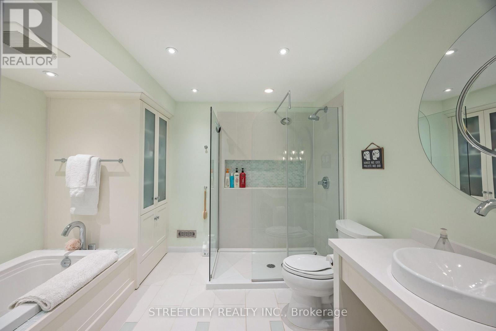 46 Foxborough Grove, London South, Ontario  N6K 4A8 - Photo 38 - X12694654