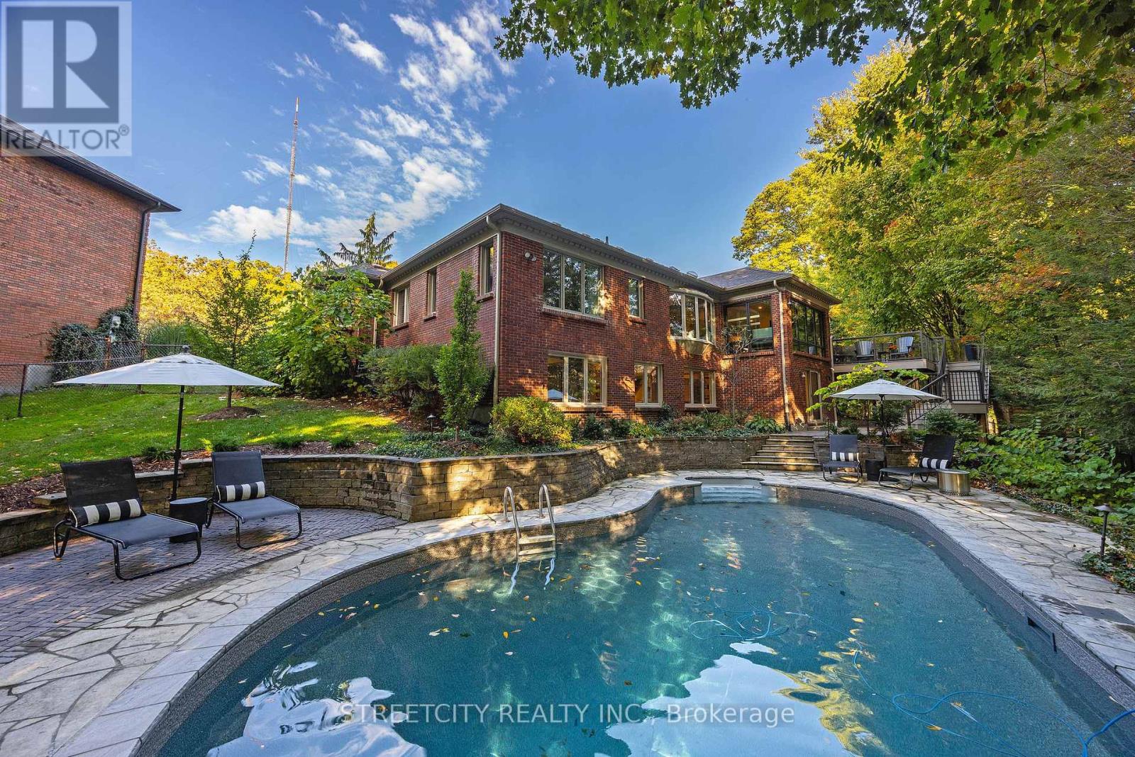 46 Foxborough Grove, London South, Ontario  N6K 4A8 - Photo 47 - X12694654