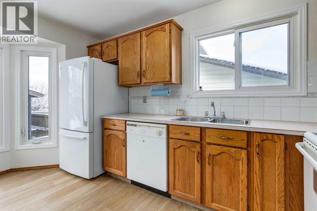 60 Bedford Circle Ne, Calgary, Alberta  T3K 1L1 - Photo 7 - A2278212