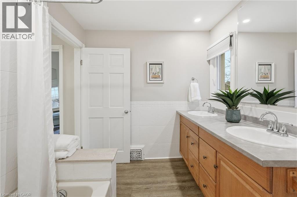 232 Mountain Park Avenue, Hamilton, Ontario  L8V 1A3 - Photo 32 - 40798309