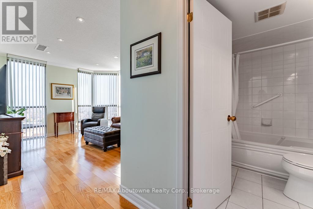 1201 - 5080 Pinedale Avenue, Burlington, Ontario  L7L 5V7 - Photo 19 - W12694112