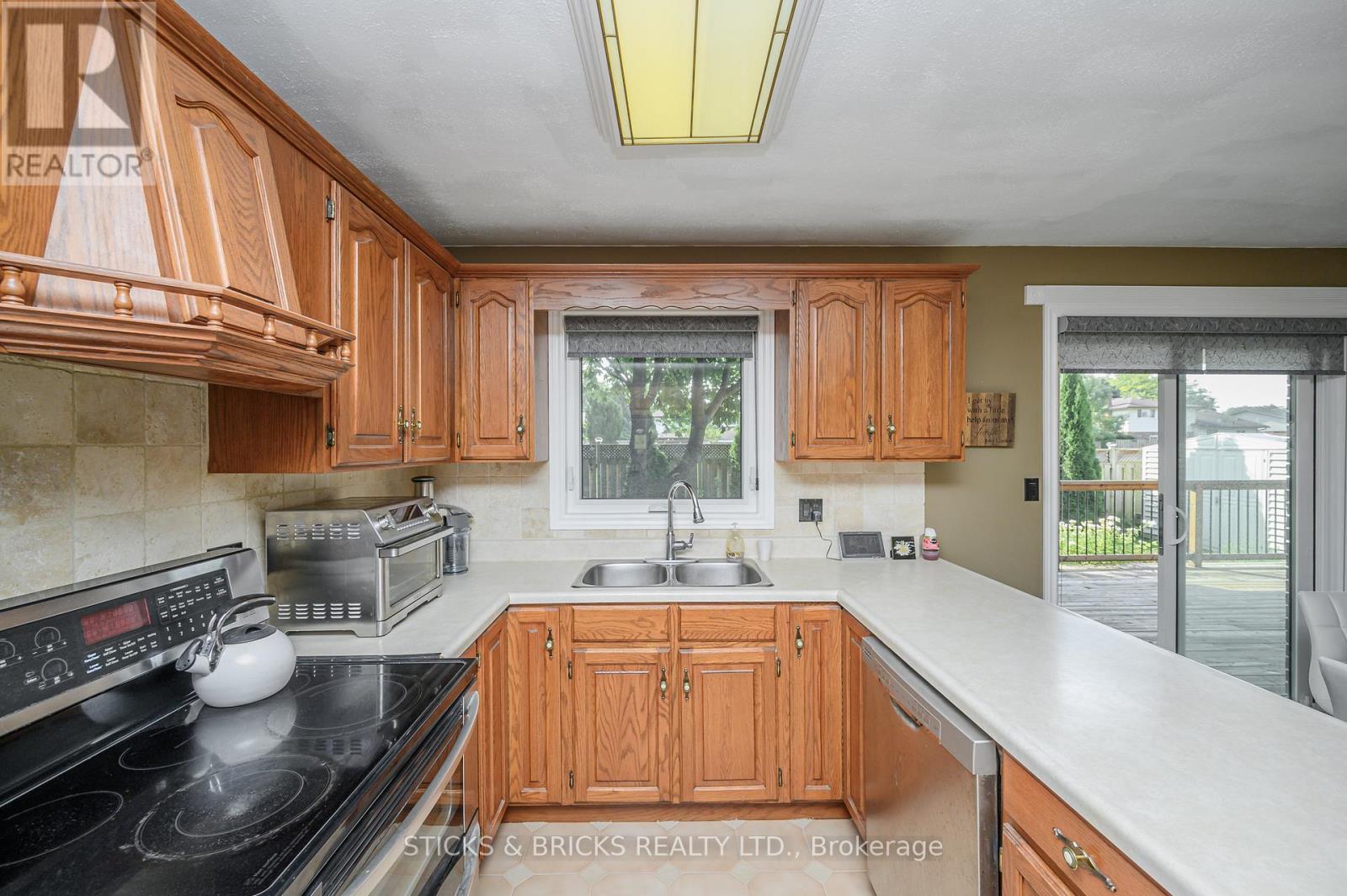 7102 Burbank Crescent, Niagara Falls, Ontario  L2J 4E7 - Photo 14 - X12694478