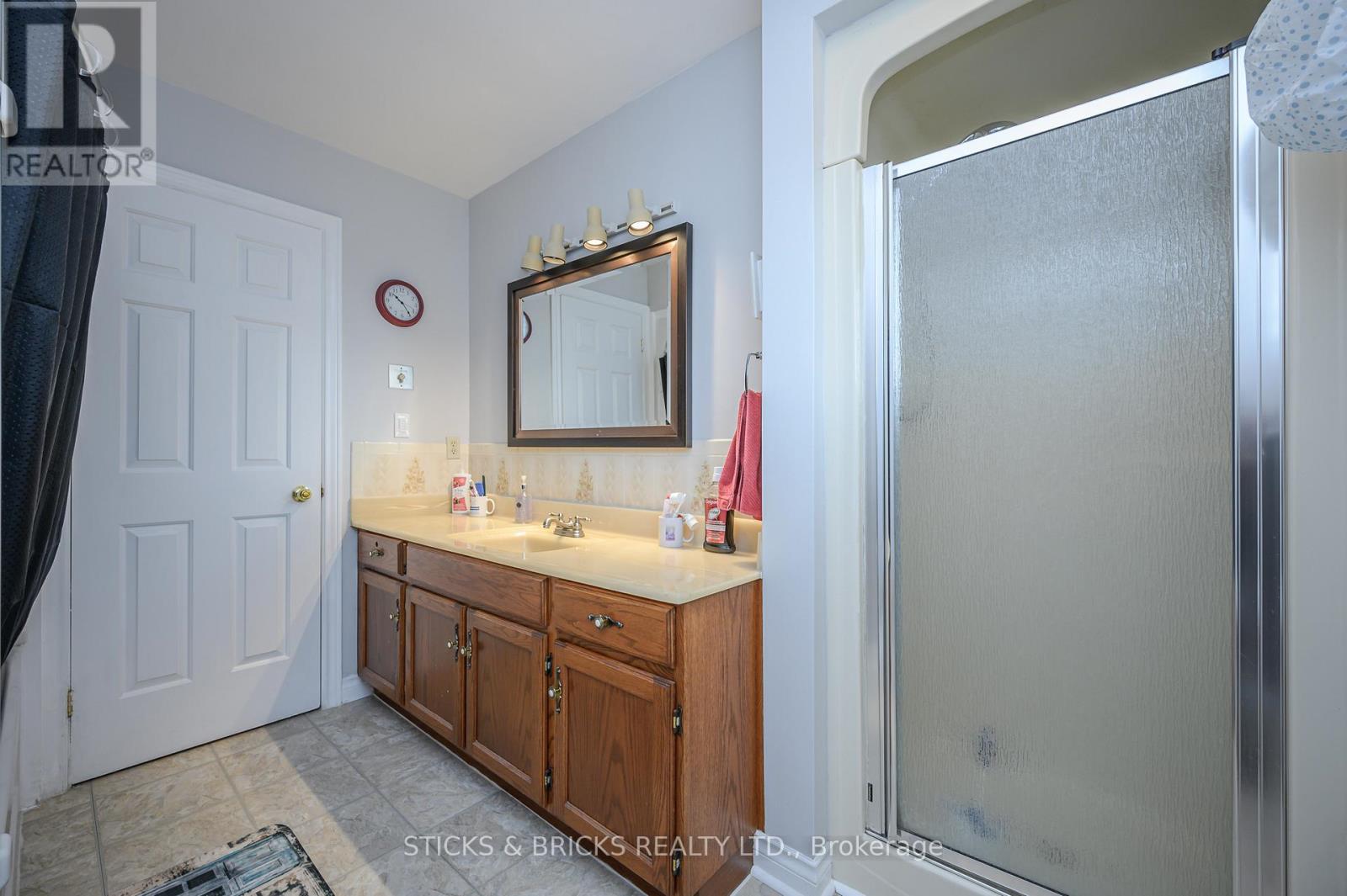7102 Burbank Crescent, Niagara Falls, Ontario  L2J 4E7 - Photo 23 - X12694478