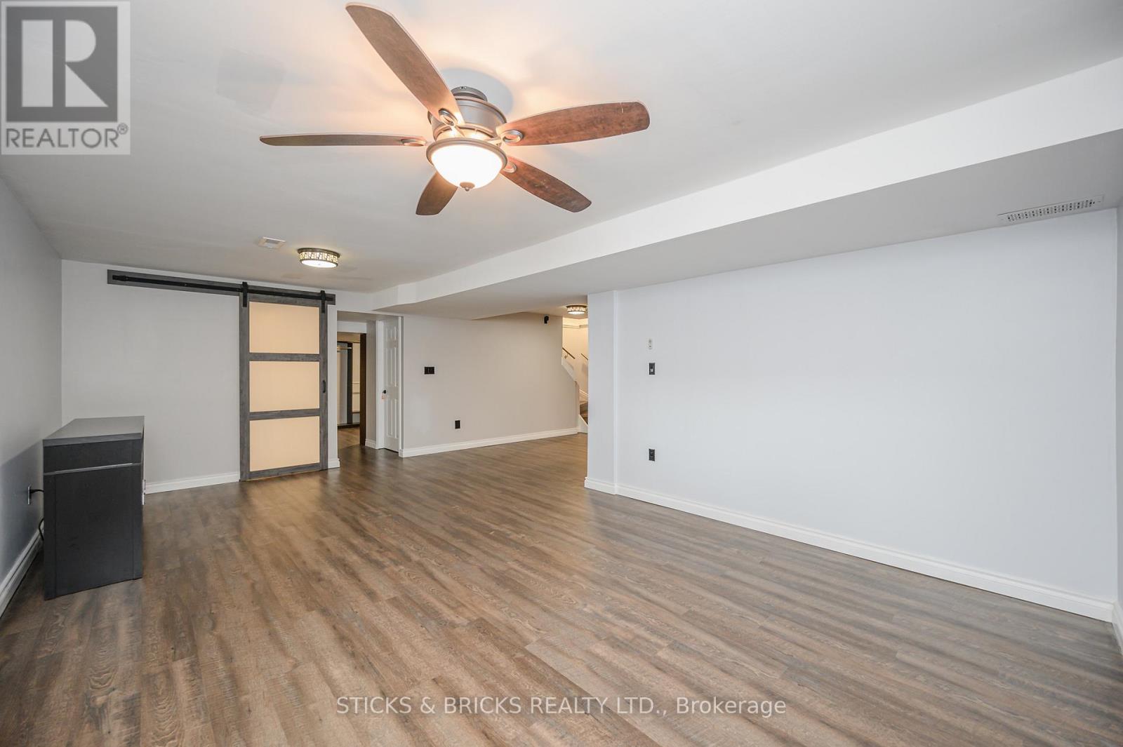 7102 Burbank Crescent, Niagara Falls, Ontario  L2J 4E7 - Photo 33 - X12694478