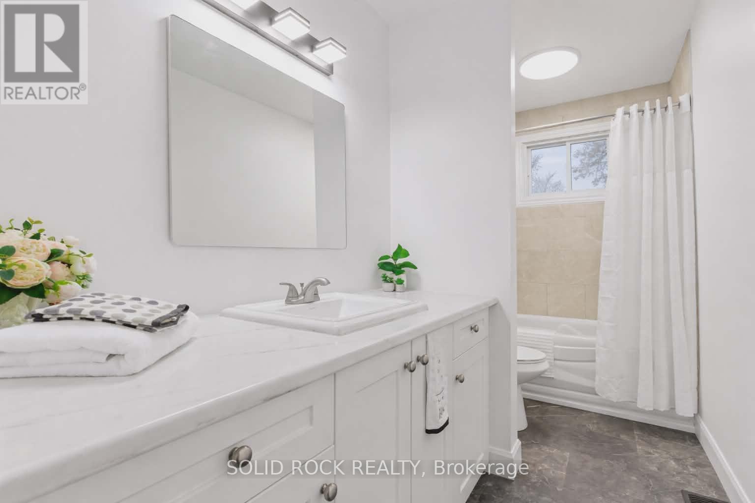 1301 Alwington Street, Brockville, Ontario  K6V 6A5 - Photo 4 - X12694260