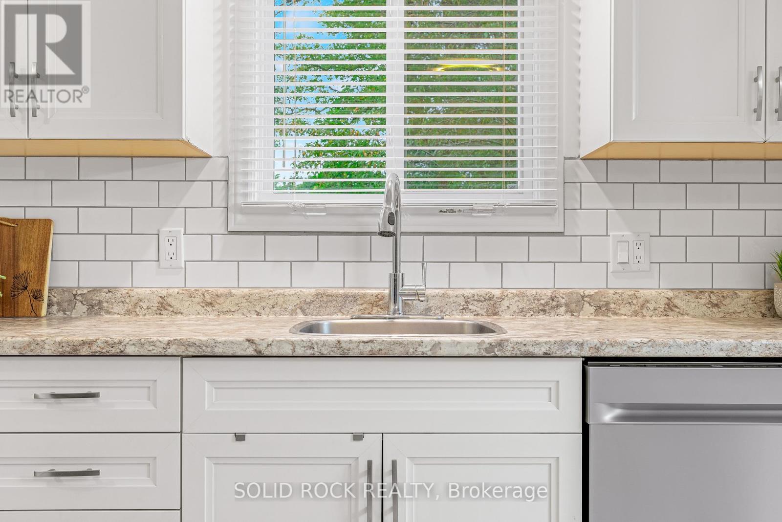 1301 Alwington Street, Brockville, Ontario  K6V 6A5 - Photo 9 - X12694260