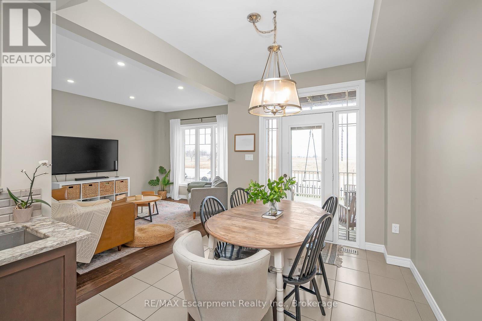 21 - 8 Lakelawn Road, Grimsby, Ontario  L3M 0G1 - Photo 10 - X12694426