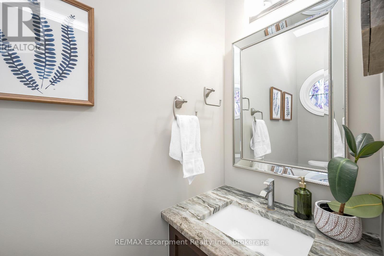 21 - 8 Lakelawn Road, Grimsby, Ontario  L3M 0G1 - Photo 16 - X12694426