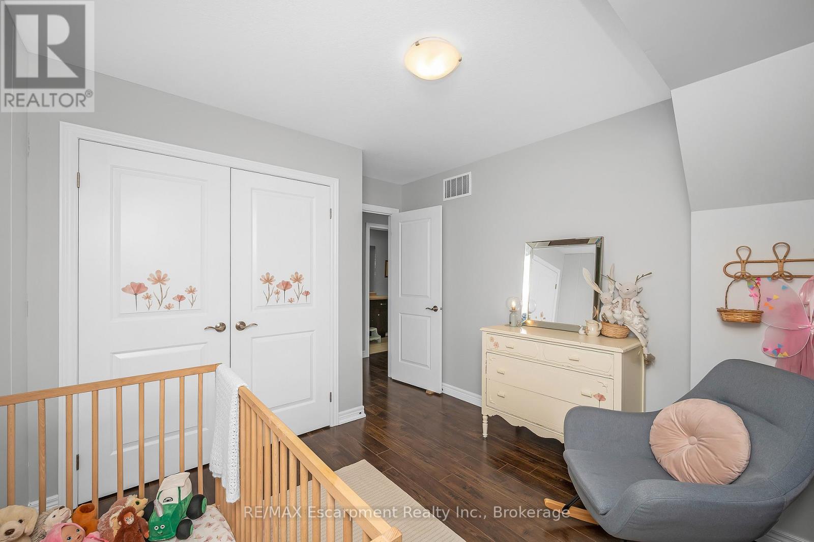 21 - 8 Lakelawn Road, Grimsby, Ontario  L3M 0G1 - Photo 24 - X12694426