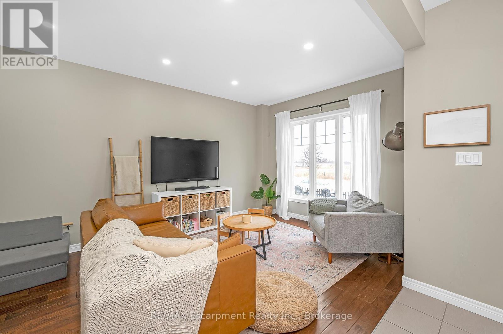 21 - 8 Lakelawn Road, Grimsby, Ontario  L3M 0G1 - Photo 7 - X12694426