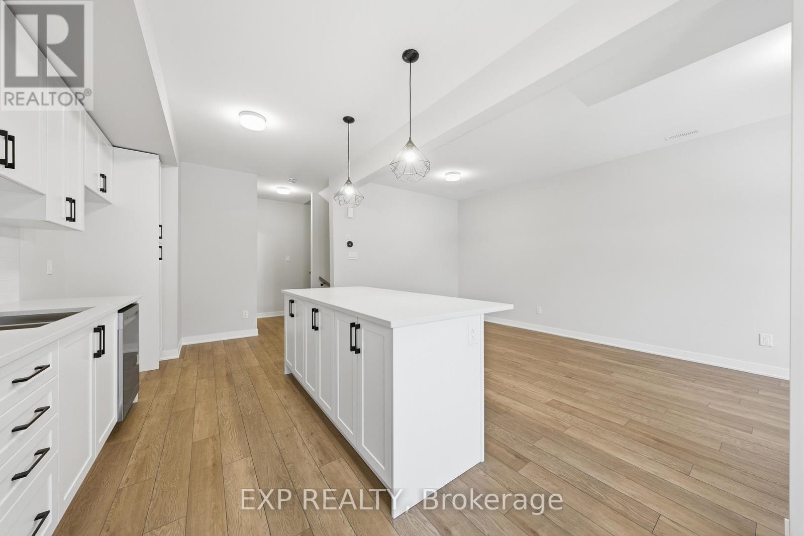 605 Bee Pollen Way, Ottawa, Ontario  K2W 0N9 - Photo 10 - X12686608