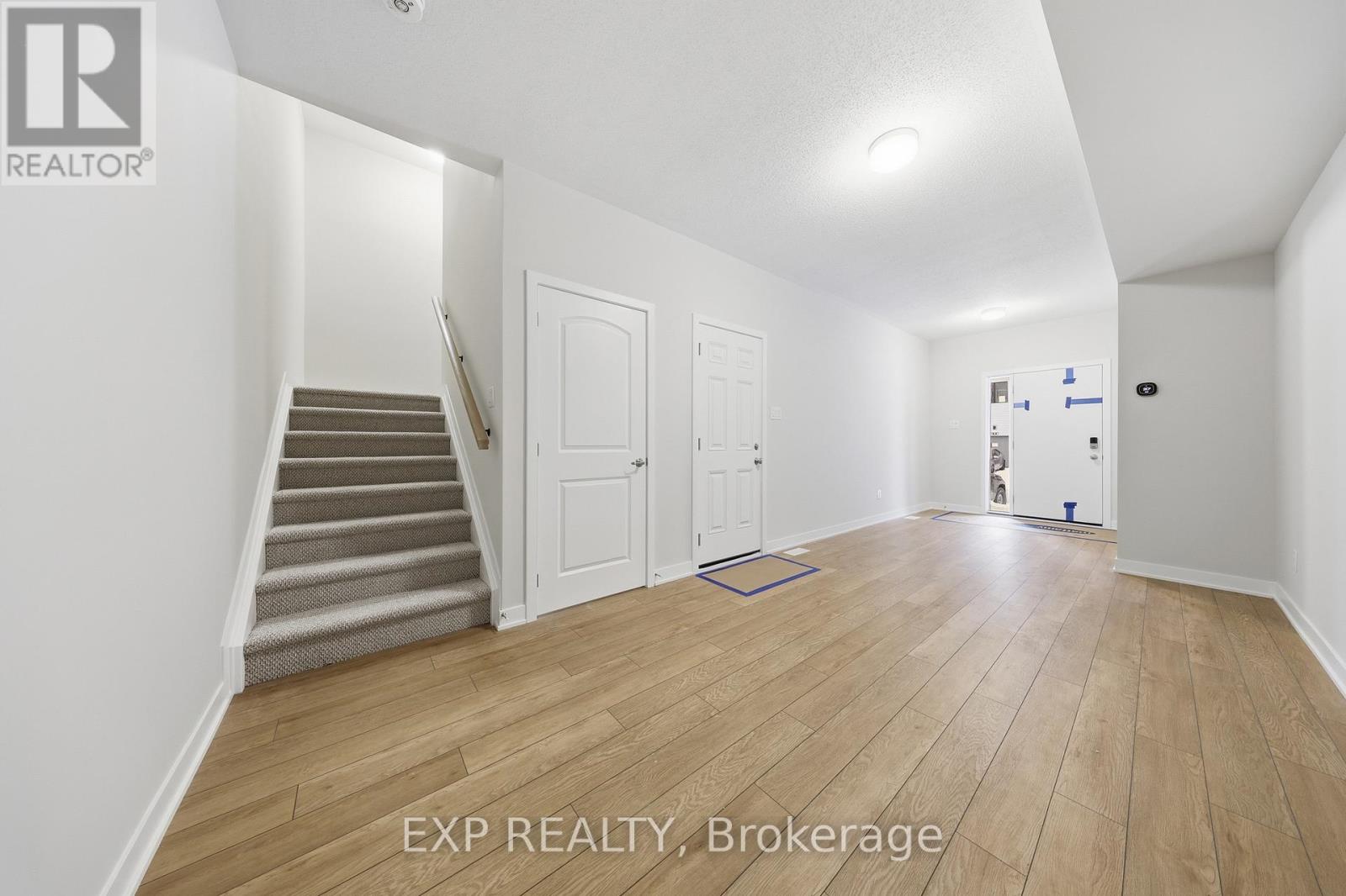 605 Bee Pollen Way, Ottawa, Ontario  K2W 0N9 - Photo 3 - X12686608