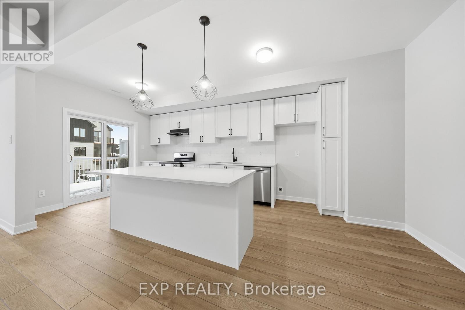 605 Bee Pollen Way, Ottawa, Ontario  K2W 0N9 - Photo 7 - X12686608