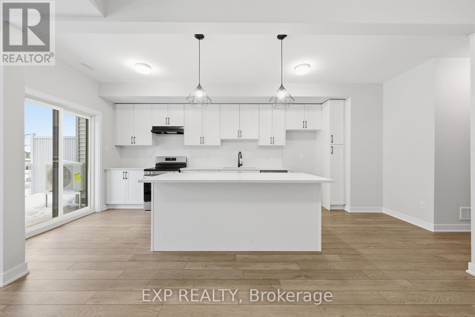 605 Bee Pollen Way, Ottawa, Ontario  K2W 0N9 - Photo 8 - X12686608