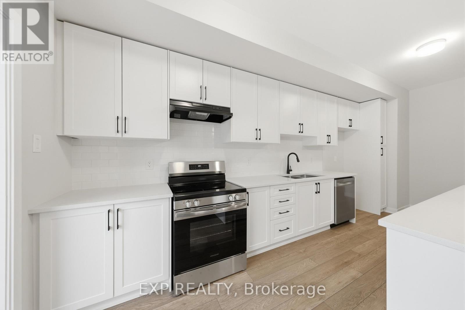 605 Bee Pollen Way, Ottawa, Ontario  K2W 0N9 - Photo 9 - X12686608