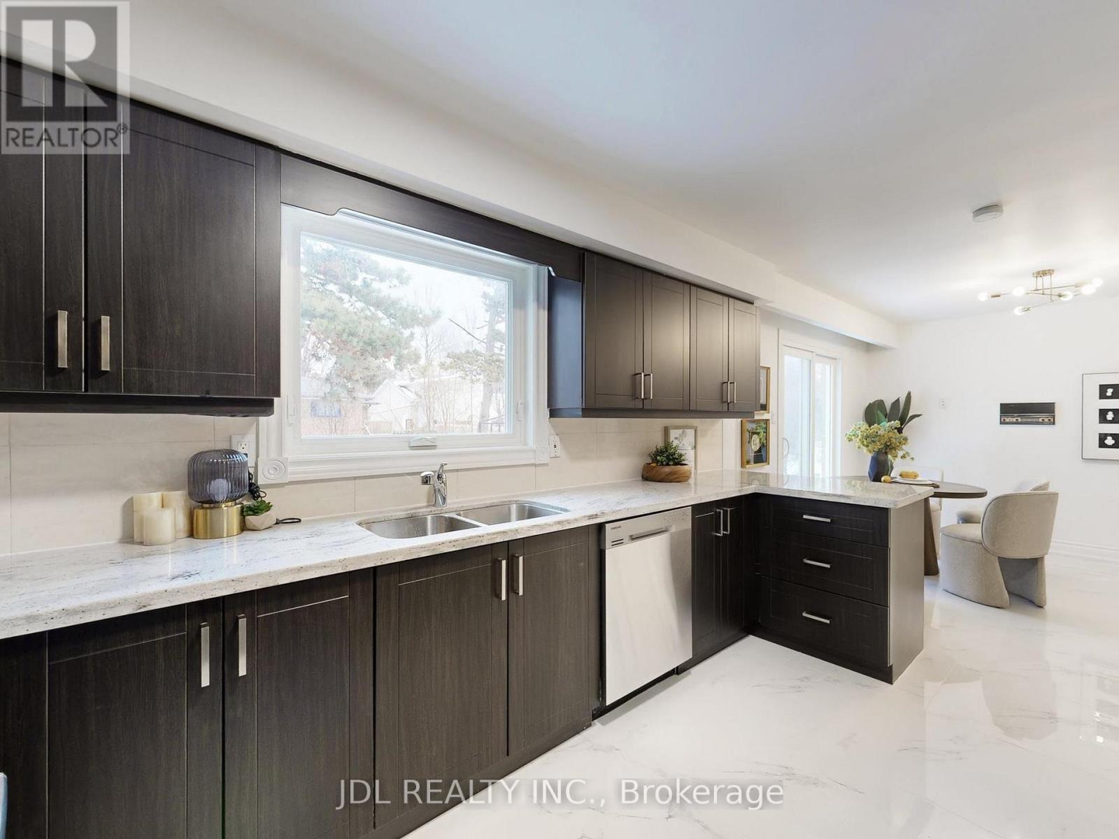 16 Clayland Drive, Toronto, Ontario  M3A 2A4 - Photo 13 - C12656026