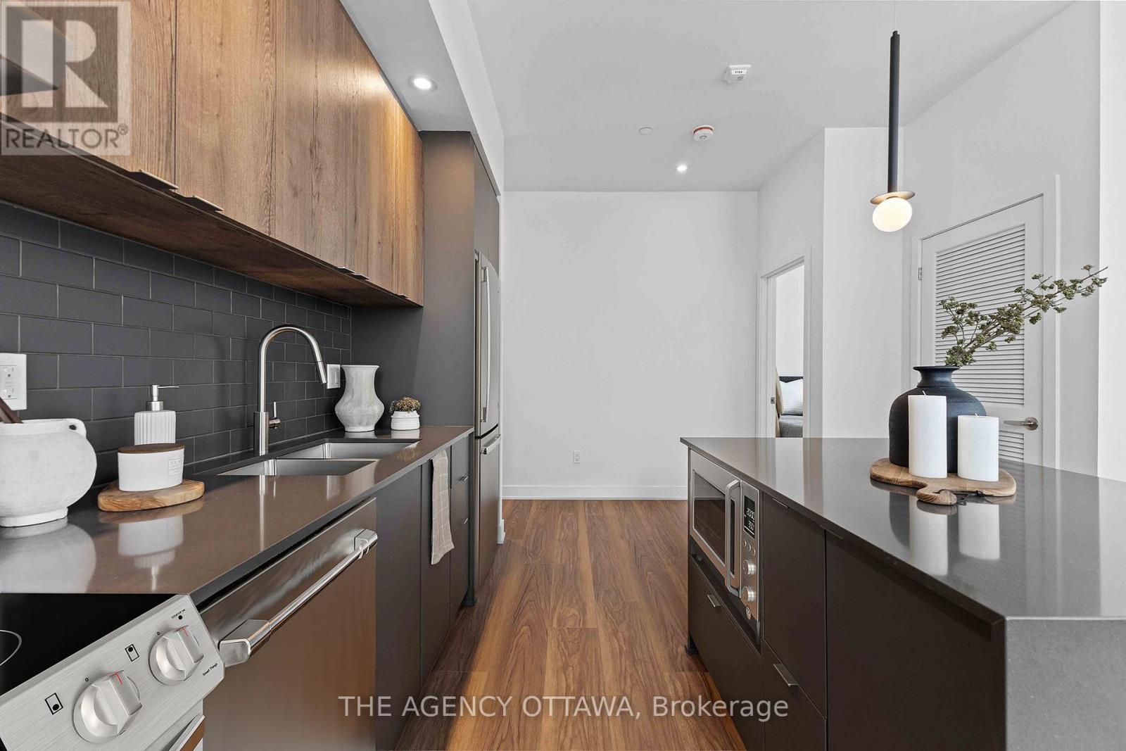 101 - 3071 Riverside Drive, Ottawa, Ontario  K1V 9R2 - Photo 7 - X12694334