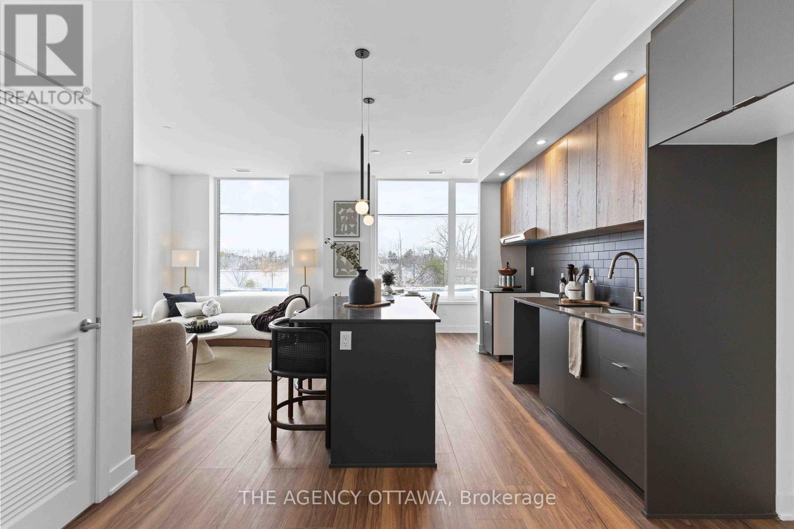 206 - 3071 Riverside Drive, Ottawa, Ontario  K1V 9R2 - Photo 2 - X12694342