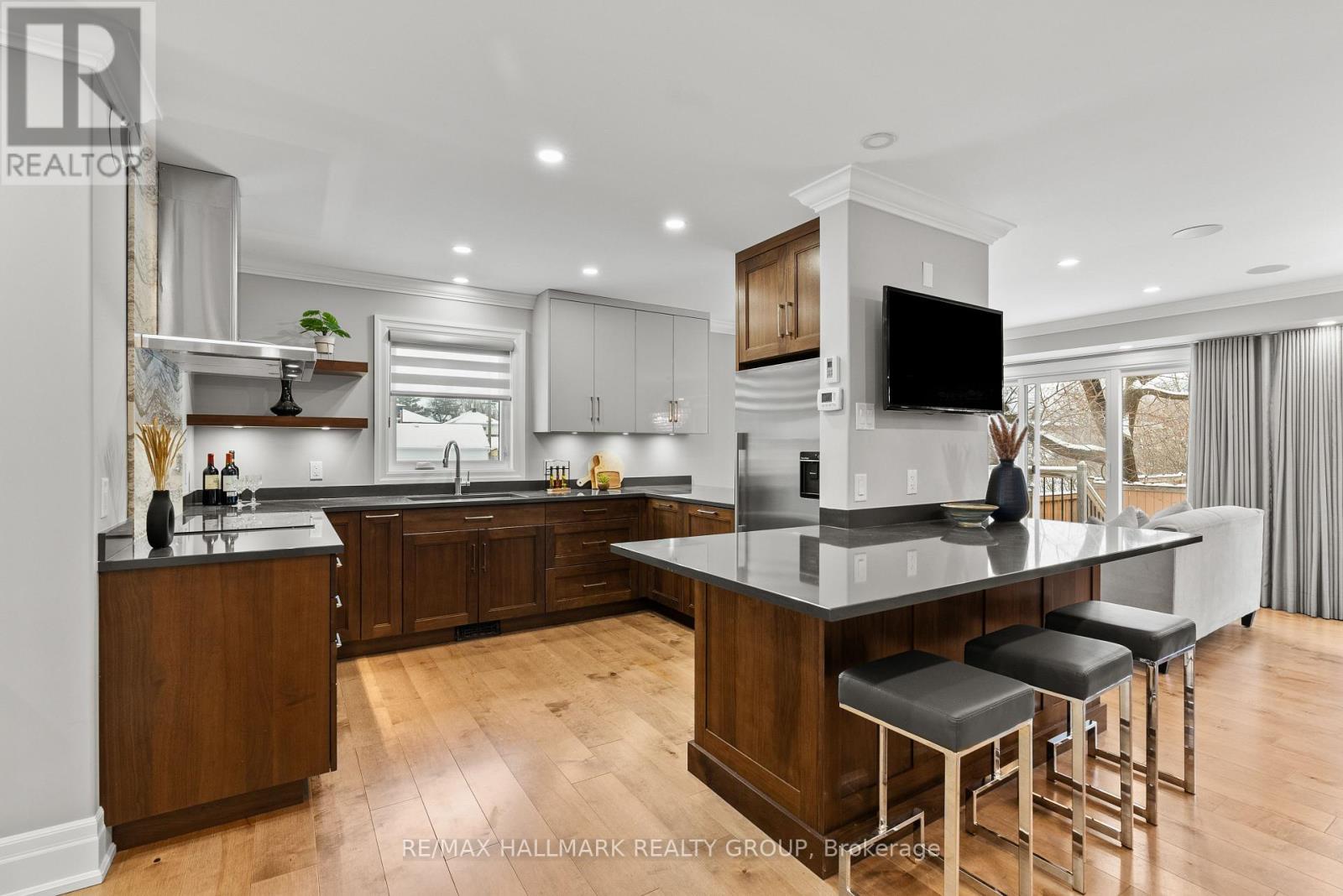 217 Belford Crescent, Ottawa, Ontario  K1Z 7A9 - Photo 7 - X12694354