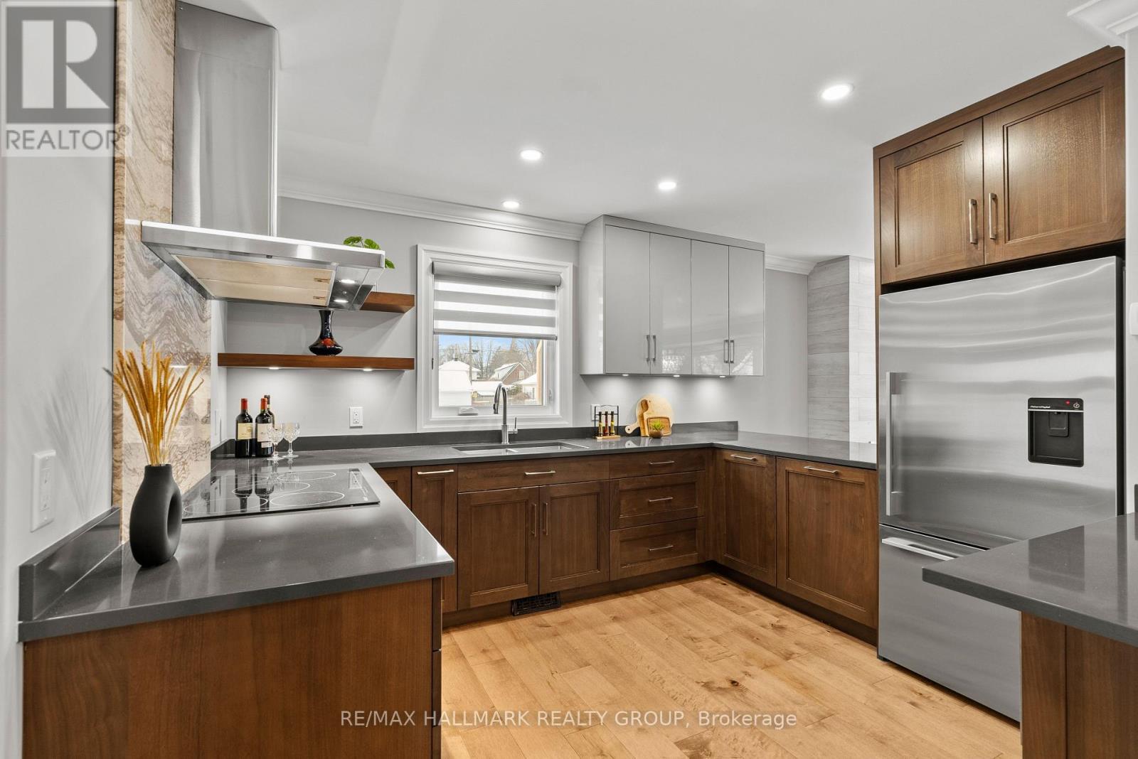 217 Belford Crescent, Ottawa, Ontario  K1Z 7A9 - Photo 8 - X12694354