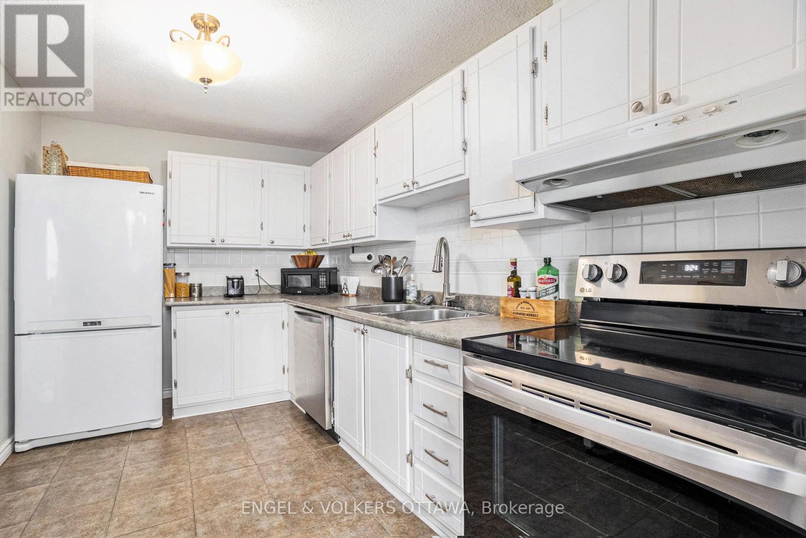 2113 - 665 Bathgate Drive, Ottawa, Ontario  K1K 3Y4 - Photo 13 - X12694360