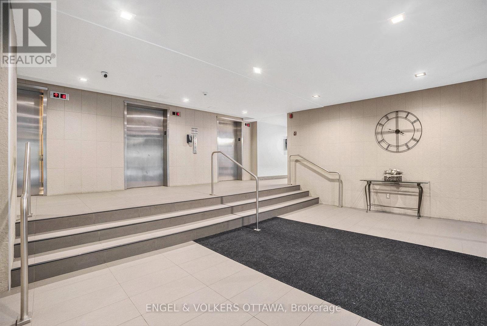 2113 - 665 Bathgate Drive, Ottawa, Ontario  K1K 3Y4 - Photo 4 - X12694360