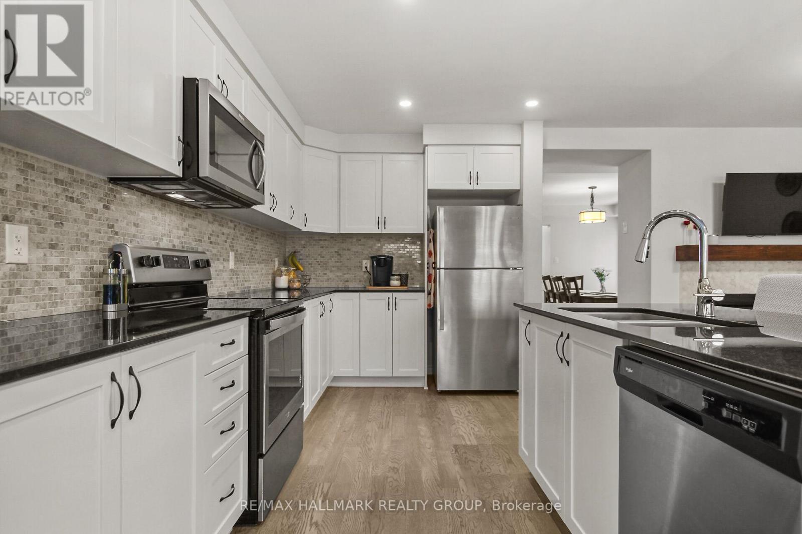 501 Parade Drive, Ottawa, Ontario  K2S 0X7 - Photo 6 - X12694632