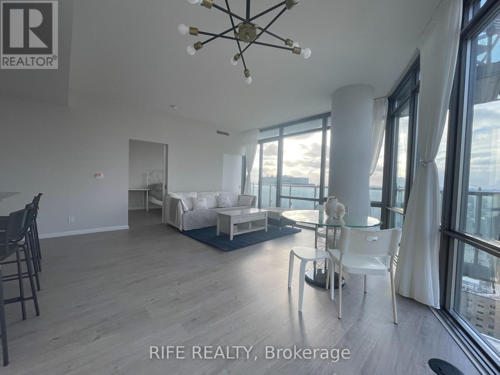 2903 - 832 Bay Street, Toronto, Ontario  M5S 1Z6 - Photo 3 - C12694058