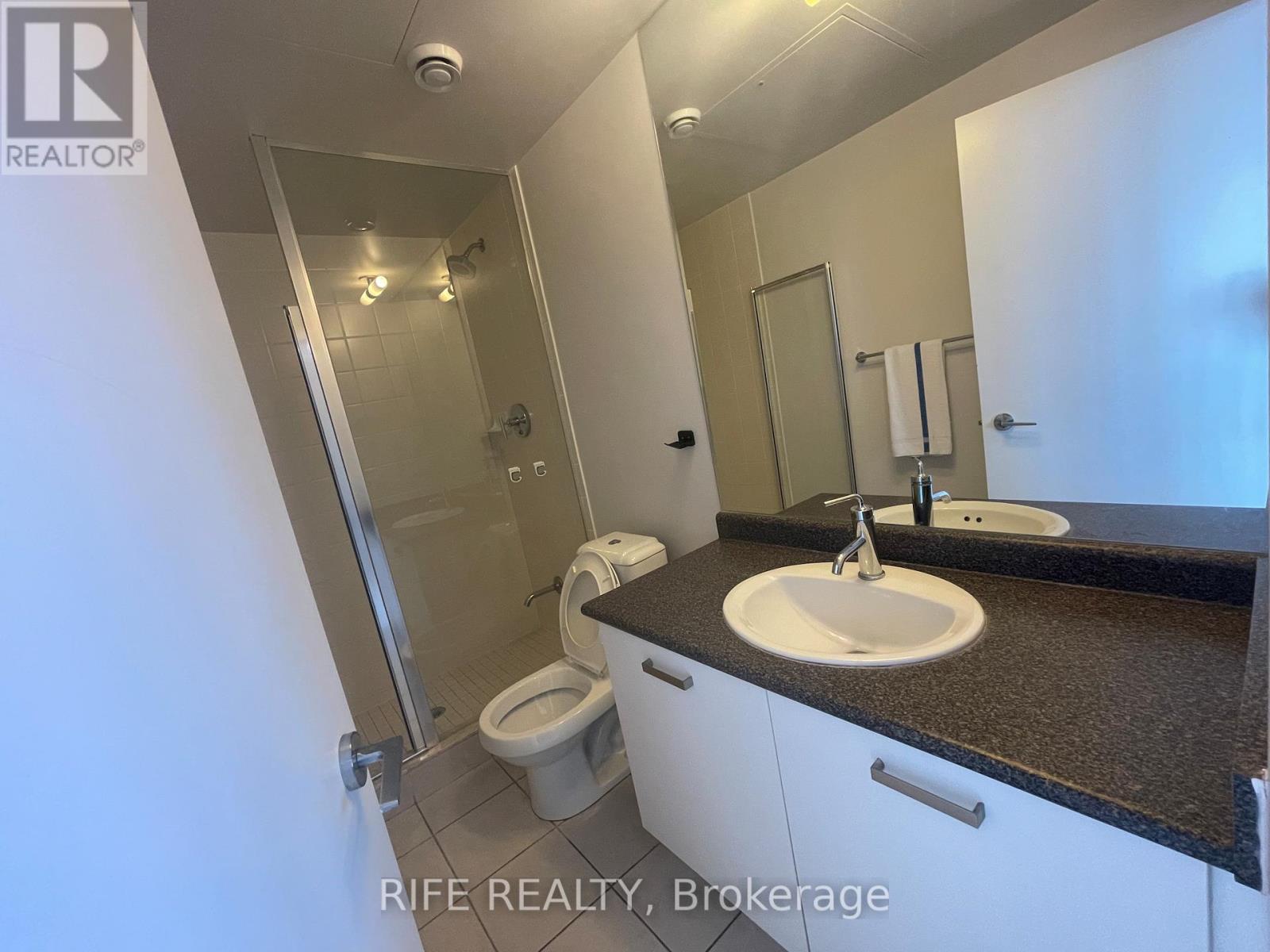 2903 - 832 Bay Street, Toronto, Ontario  M5S 1Z6 - Photo 8 - C12694058