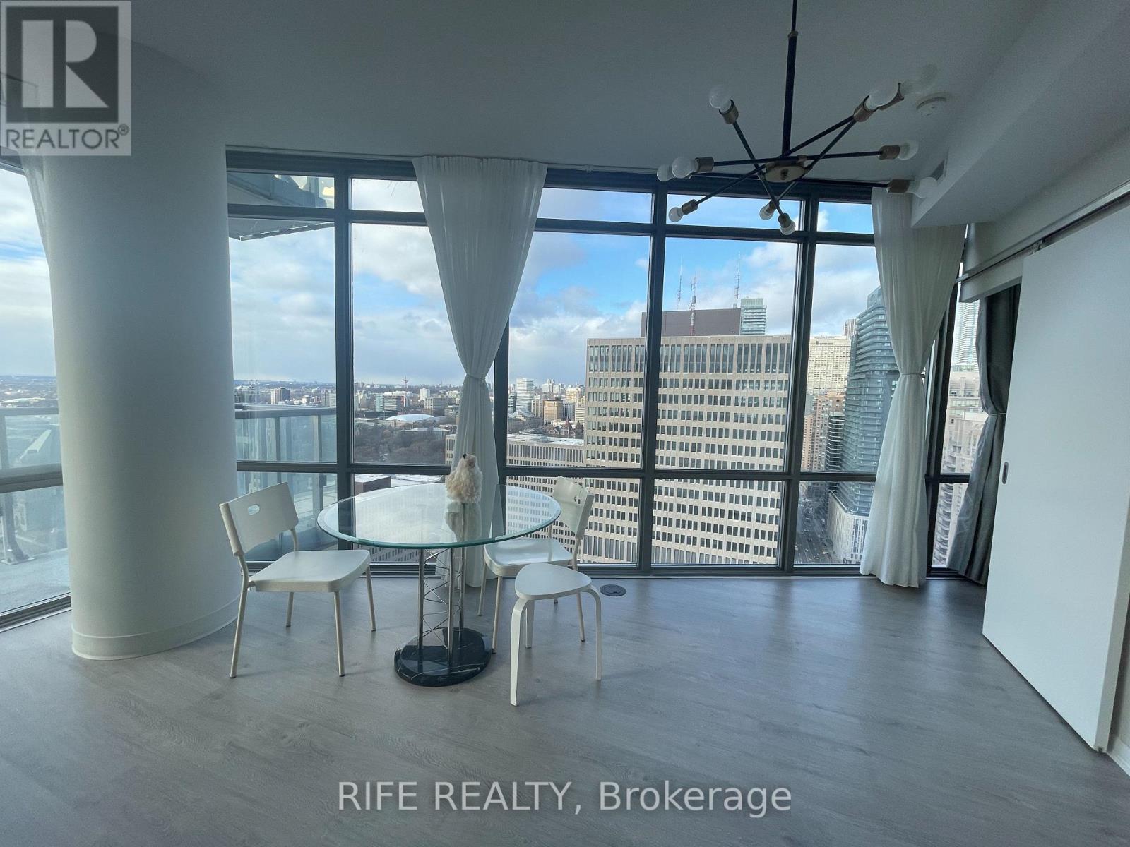 2903 - 832 Bay Street, Toronto, Ontario  M5S 1Z6 - Photo 2 - C12694058