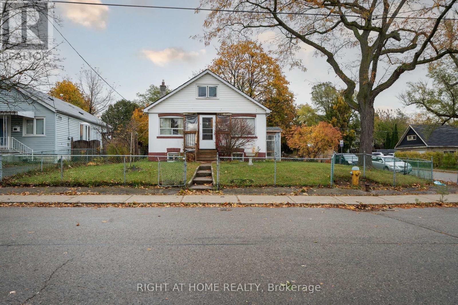 41 Bexhill Avenue, Toronto, Ontario  M1L 3B7 - Photo 1 - E12527524