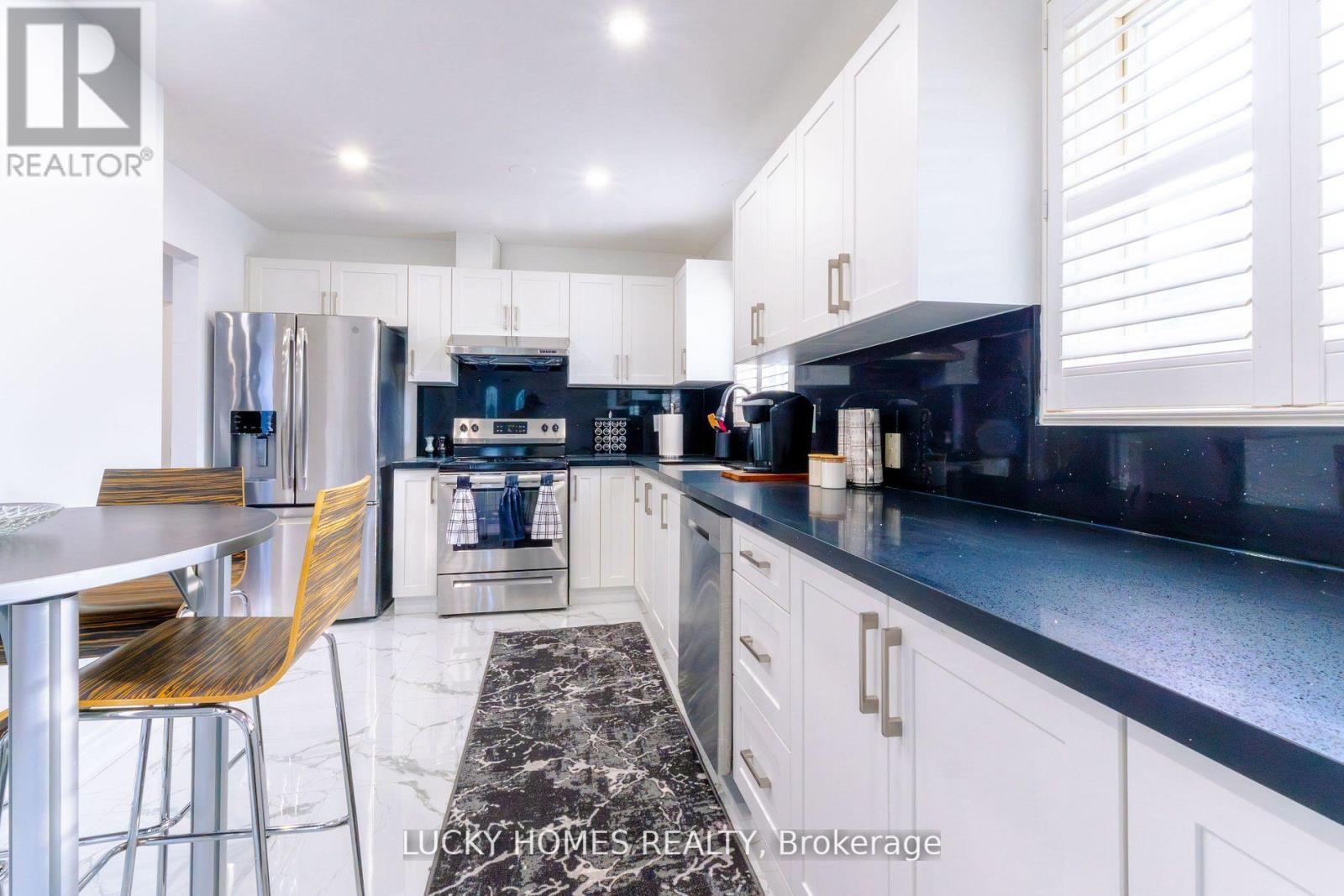 33 Vanstone Court, Clarington, Ontario  L1C 3V6 - Photo 3 - E12684436