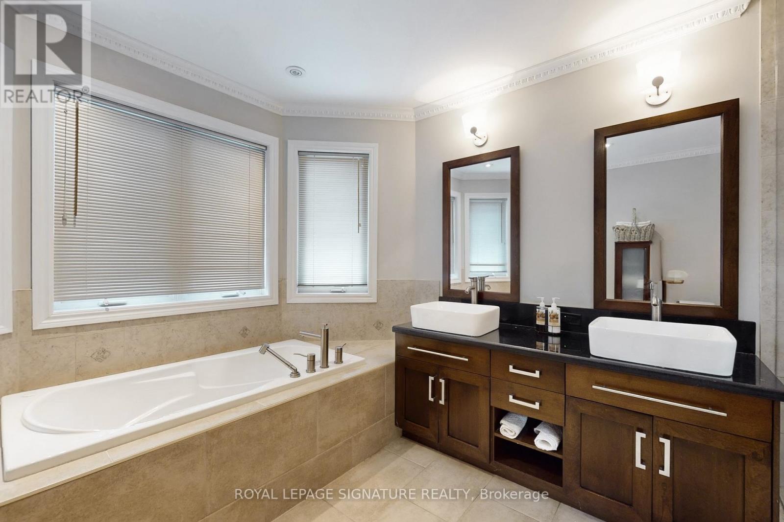 950 Greenwood Avenue, Toronto, Ontario  M4J 4C3 - Photo 25 - E12694048