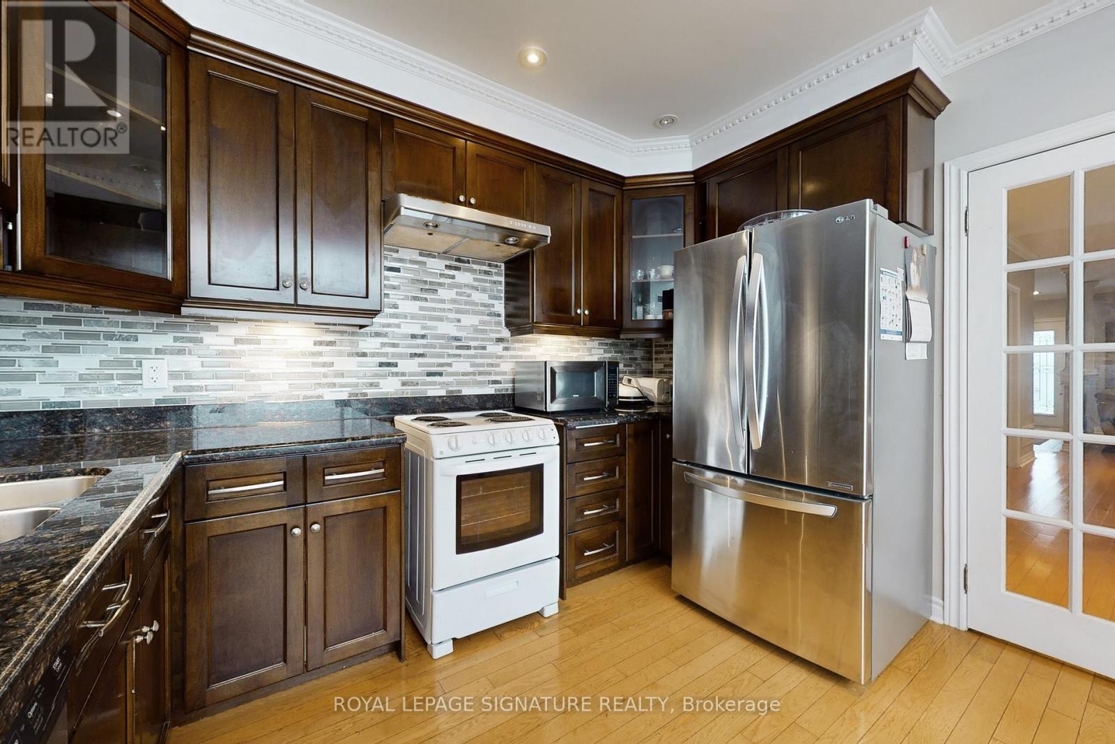 950 Greenwood Avenue, Toronto, Ontario  M4J 4C3 - Photo 13 - E12694048