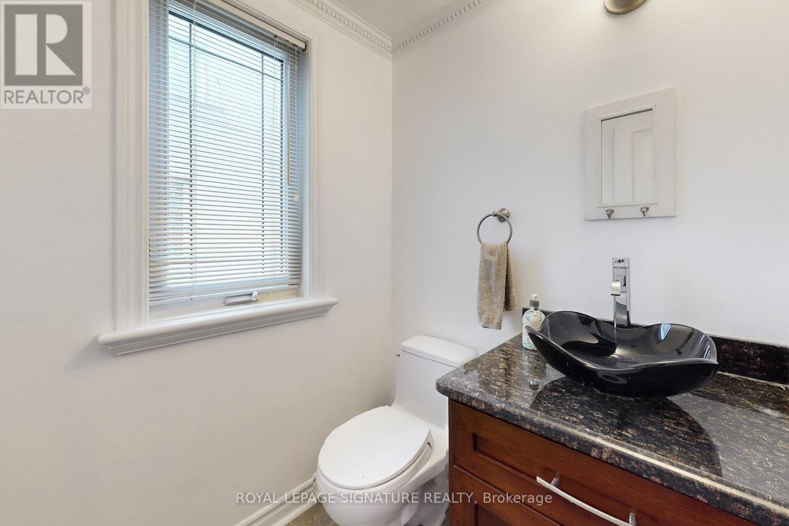 950 Greenwood Avenue, Toronto, Ontario  M4J 4C3 - Photo 18 - E12694048