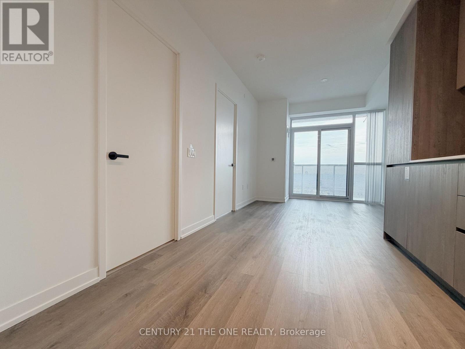 2310 - 8 Interchange Way, Vaughan, Ontario  L4K 5Z7 - Photo 6 - N12694022