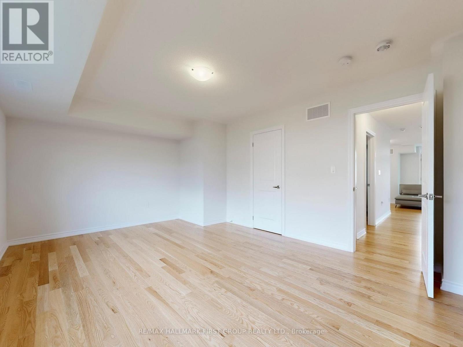 18 Ludlow Drive, Barrie, Ontario  L9J 0L8 - Photo 37 - S12694032