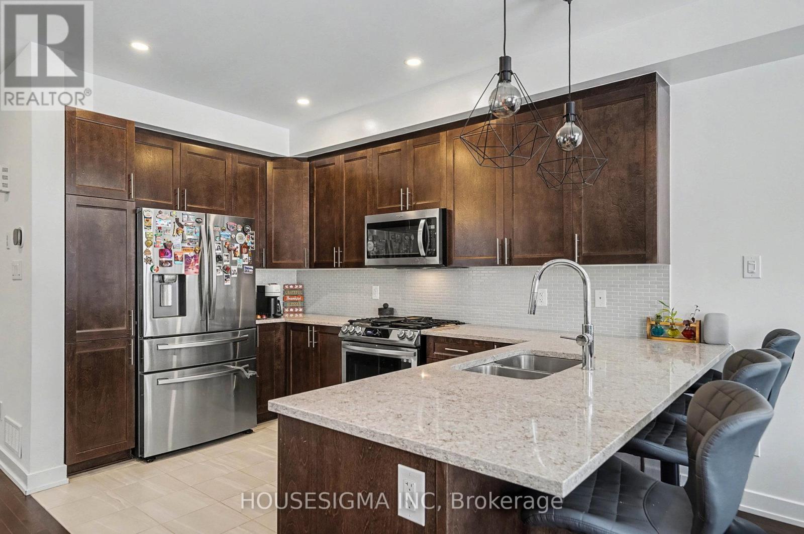 78 Nettle Crescent, Ottawa, Ontario  K1T 0W8 - Photo 12 - X12694062