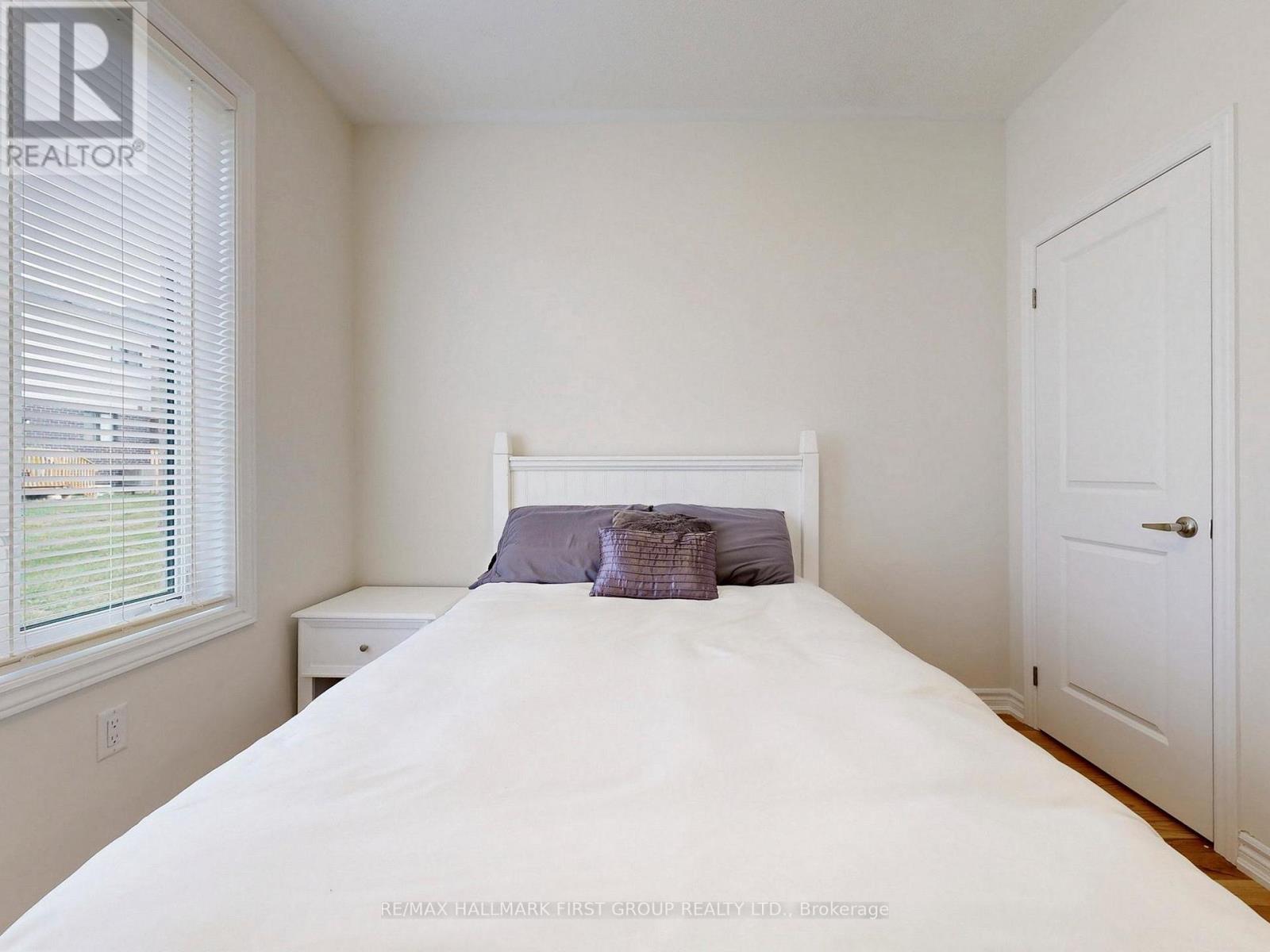 18 Ludlow Drive, Barrie, Ontario  L9J 0L8 - Photo 13 - S12694032