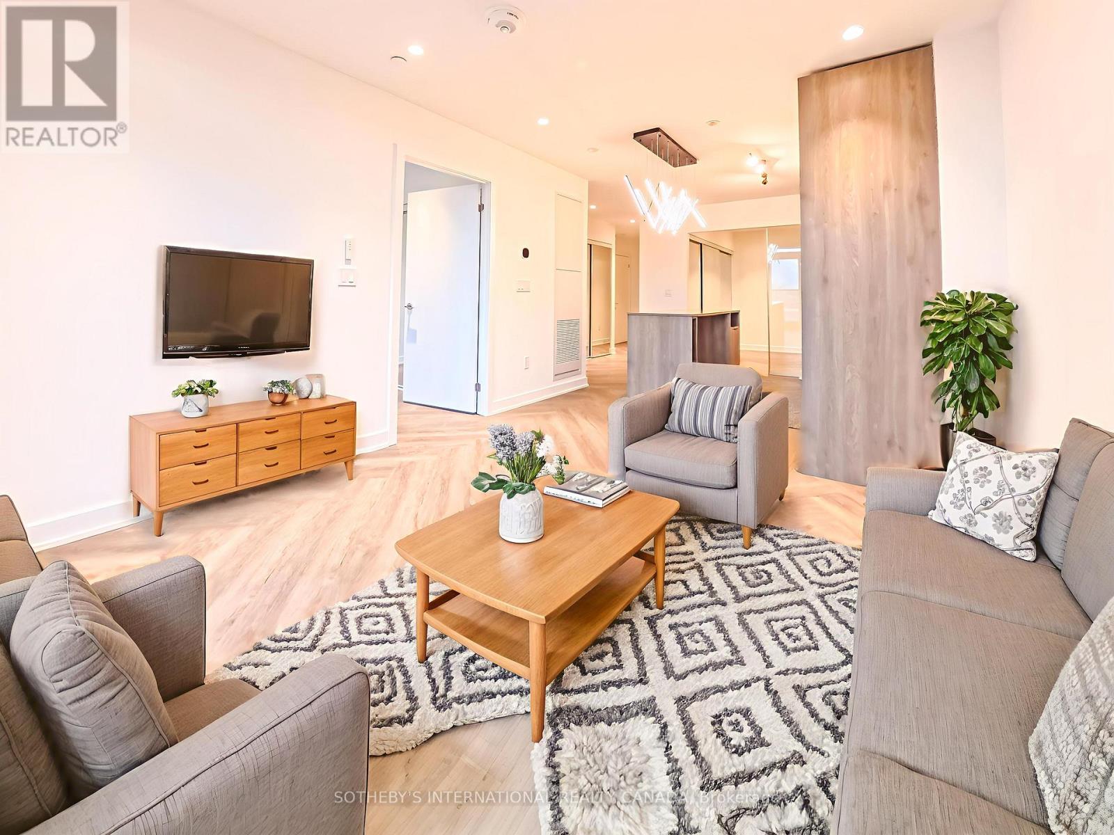 710 - 1007 The Queensway, Toronto, Ontario  M8Z 0H4 - Photo 3 - W12694000