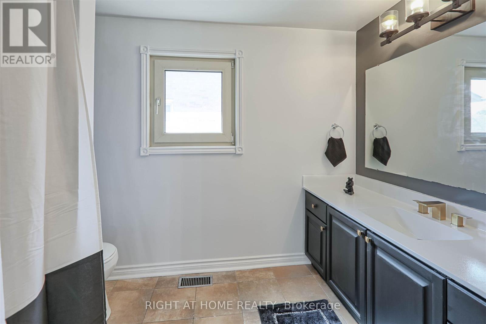 236 Mccaffrey Road, Newmarket, Ontario  L3X 1J3 - Photo 26 - N12694070